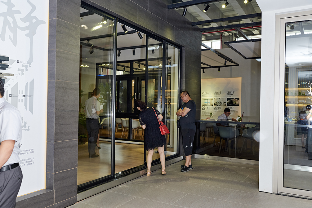 鋁合金門窗型材是不是越厚越好？