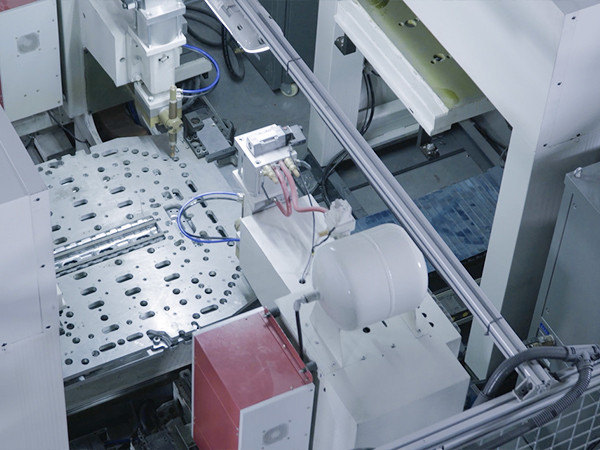 電池板多點(diǎn)焊工作站