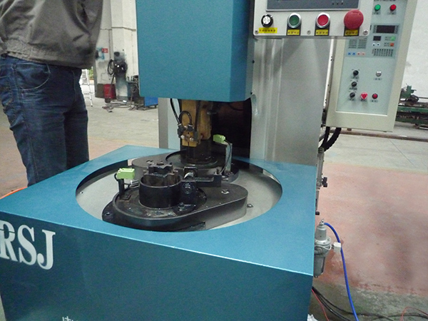 隔水套點焊機(jī)